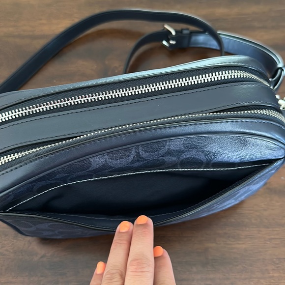 LIKE NEW COACH • Jes Crossbody in Signature Canvas - Picture 7 of 12